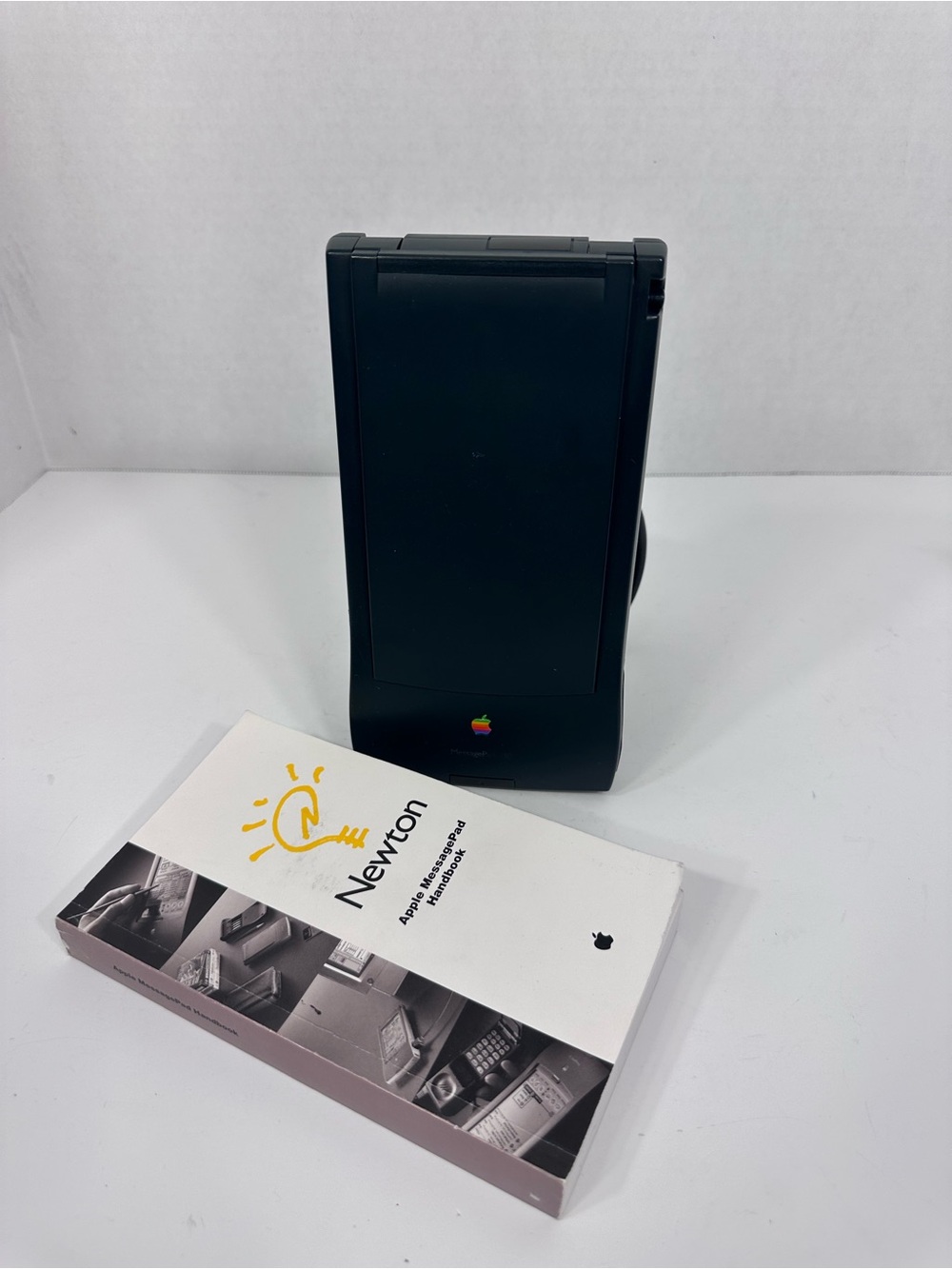 Vintage Apple Newton MessagePad 130 PDA
(Model H0196) - Tested
& Working